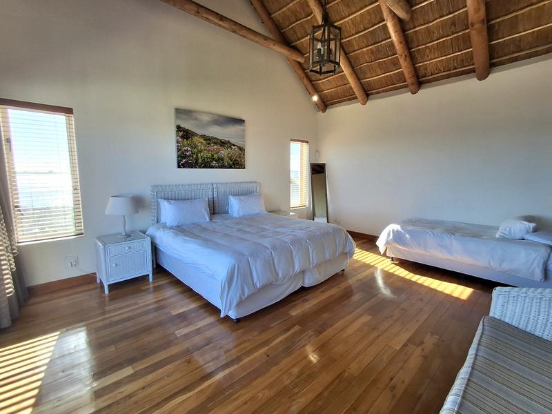 6 Bedroom Property for Sale in Duyker Eiland Western Cape